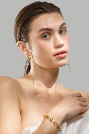 Pendiente Twist of Gold - 18k Chapado en oro