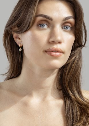 Pearl Charm Pendientes – 18k Chapados en oro