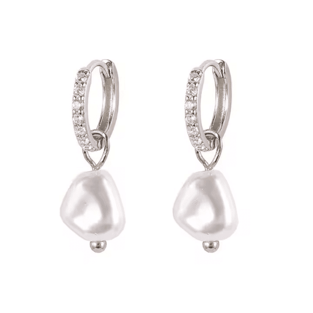 Pearl Charm Pendientes – Chapados en plata