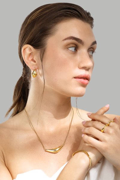 Collar Flow - 18k Chapado en oro