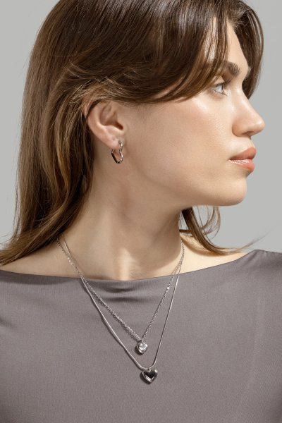 Pendiente Heart's Embrace - Chapado en plata
