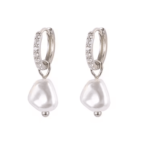 Pearl Charm Pendientes – Chapados en plata