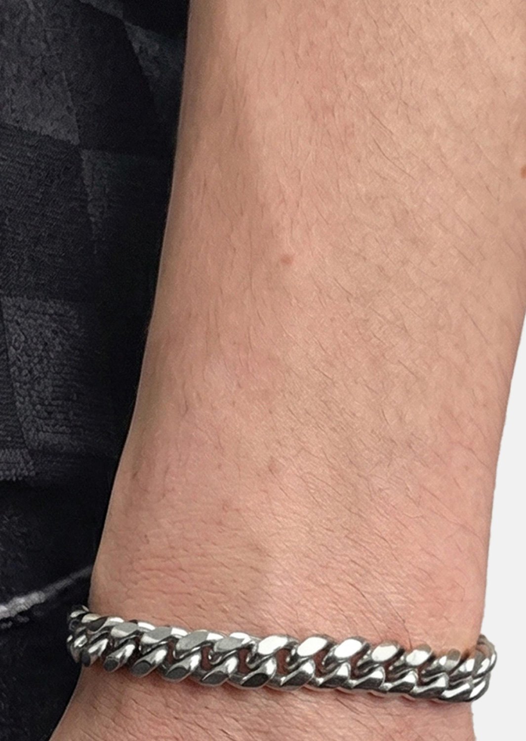 Pulsera Riven Edge - Chapada en plata