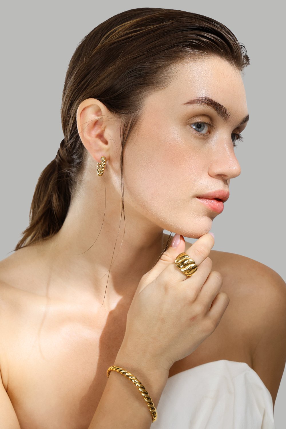 Pendientes Twisted Heart – 18k Chapados en oro