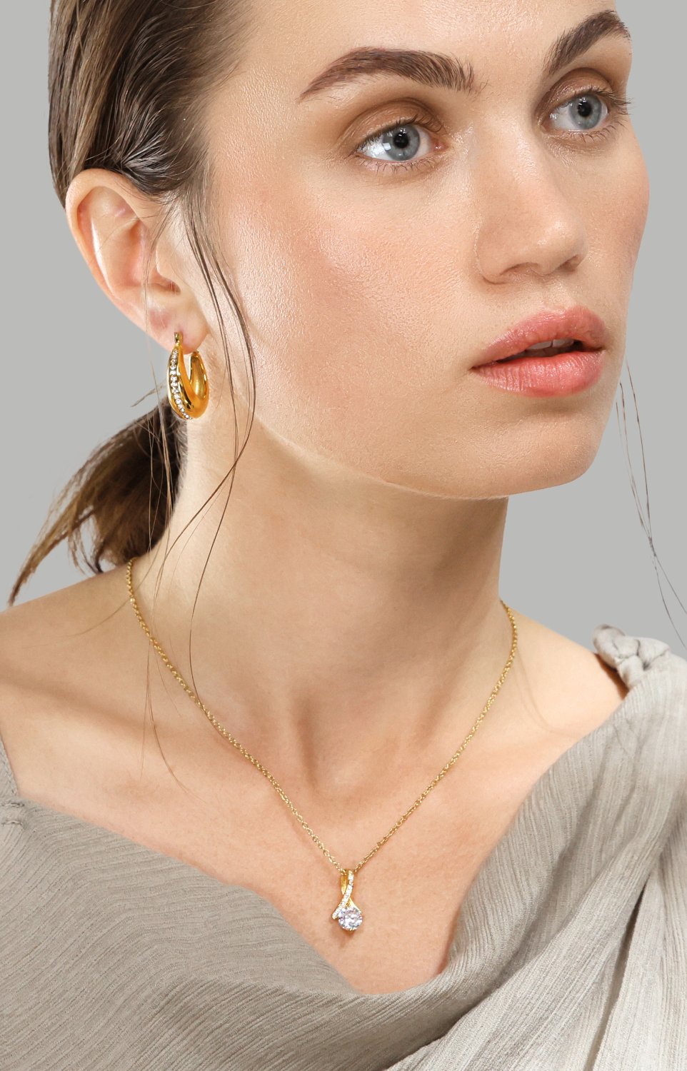 Pendientes Gleaming Curve – 18k Chapados en oro