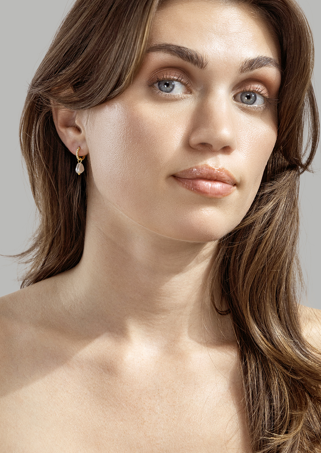 Pearl Charm Pendientes – 18k Chapados en oro