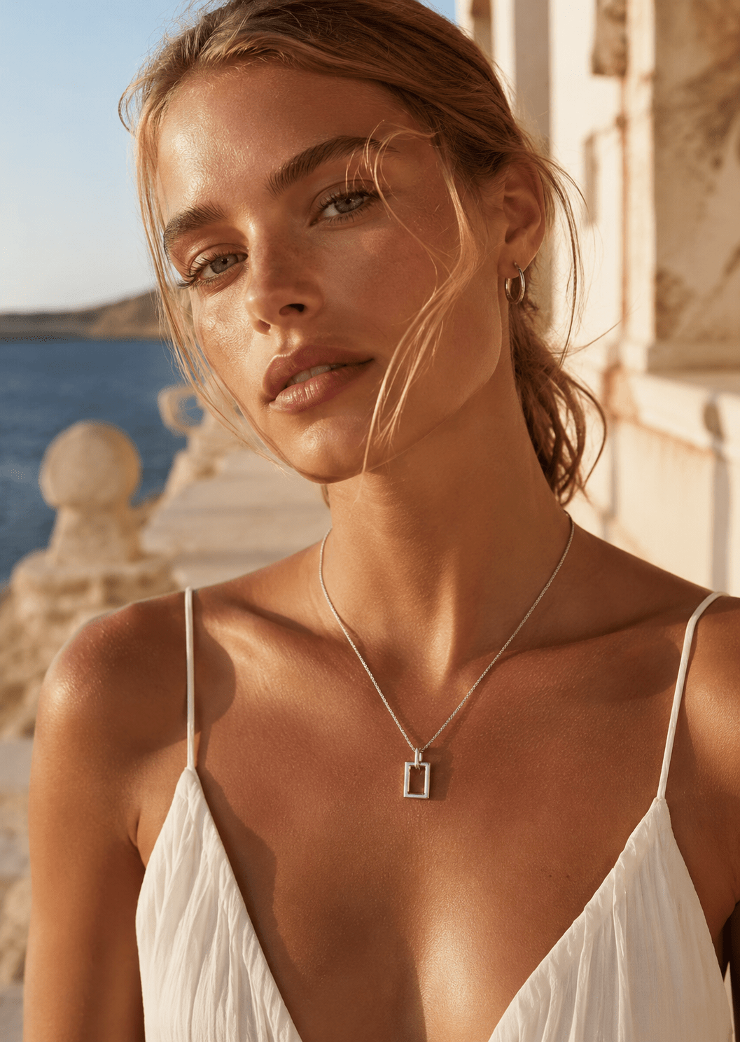 Collar Geometrisk Grace – Chapado en plata