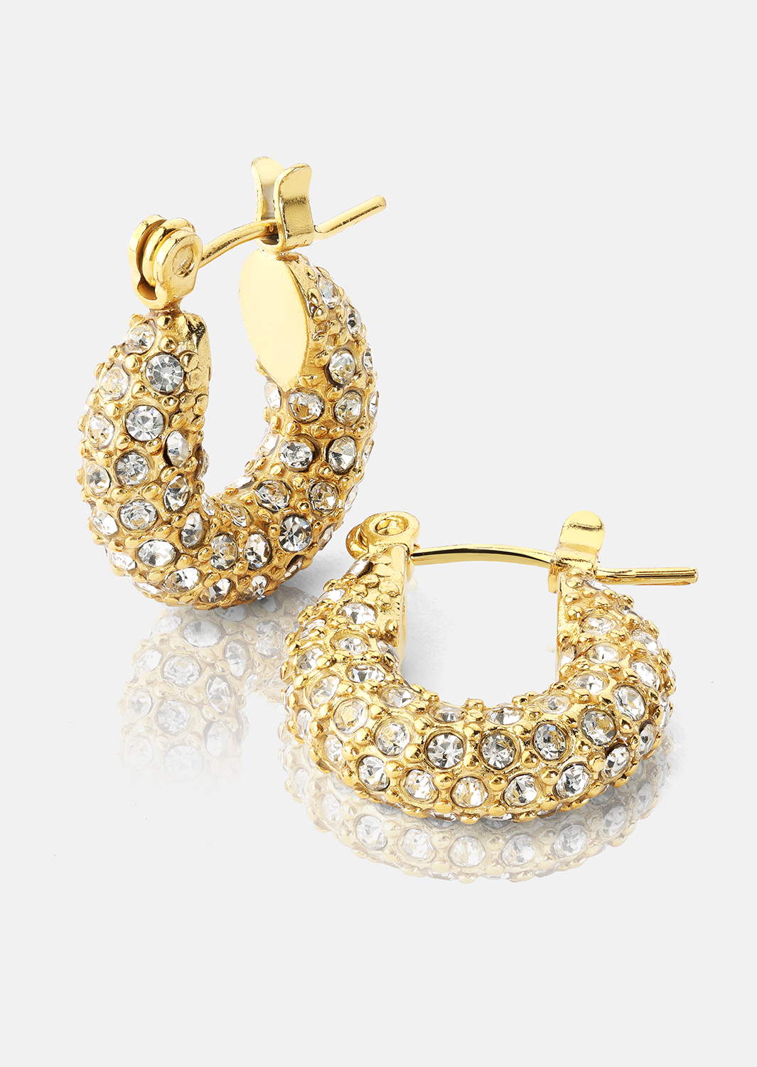 Chunky Pearl Hoop Earrings - 18k Chapados en oro