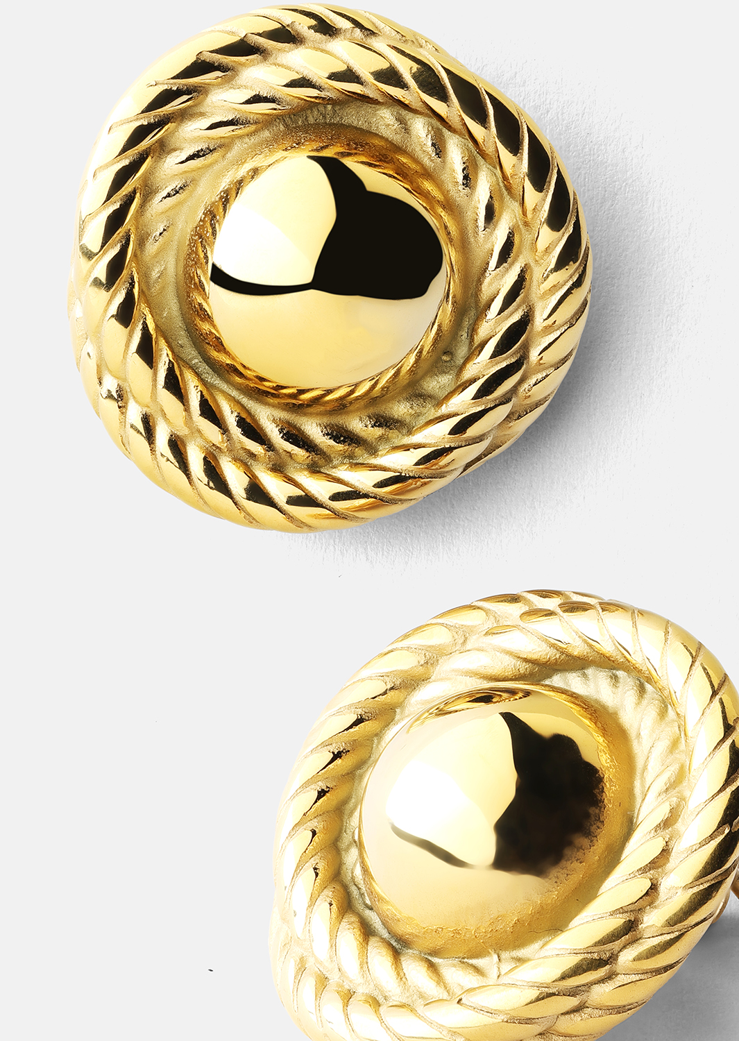 Pendiente Regal Twist - 18k Chapado en oro