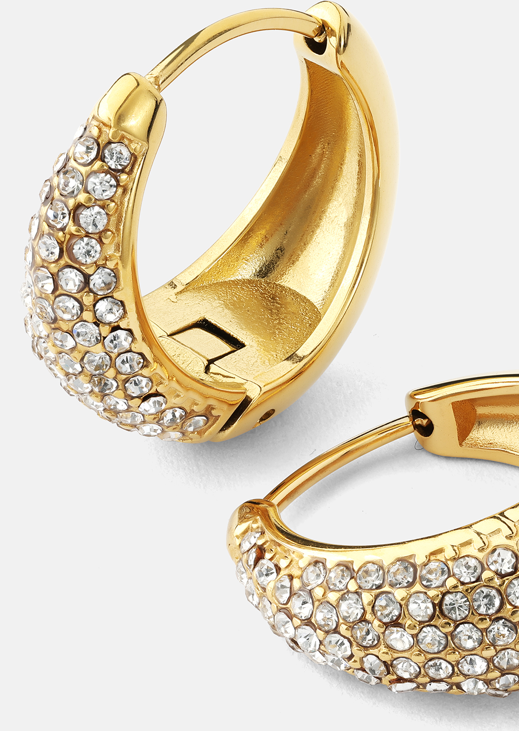 Pendiente White Crystal Bold Hoops - 18k Chapado en oro