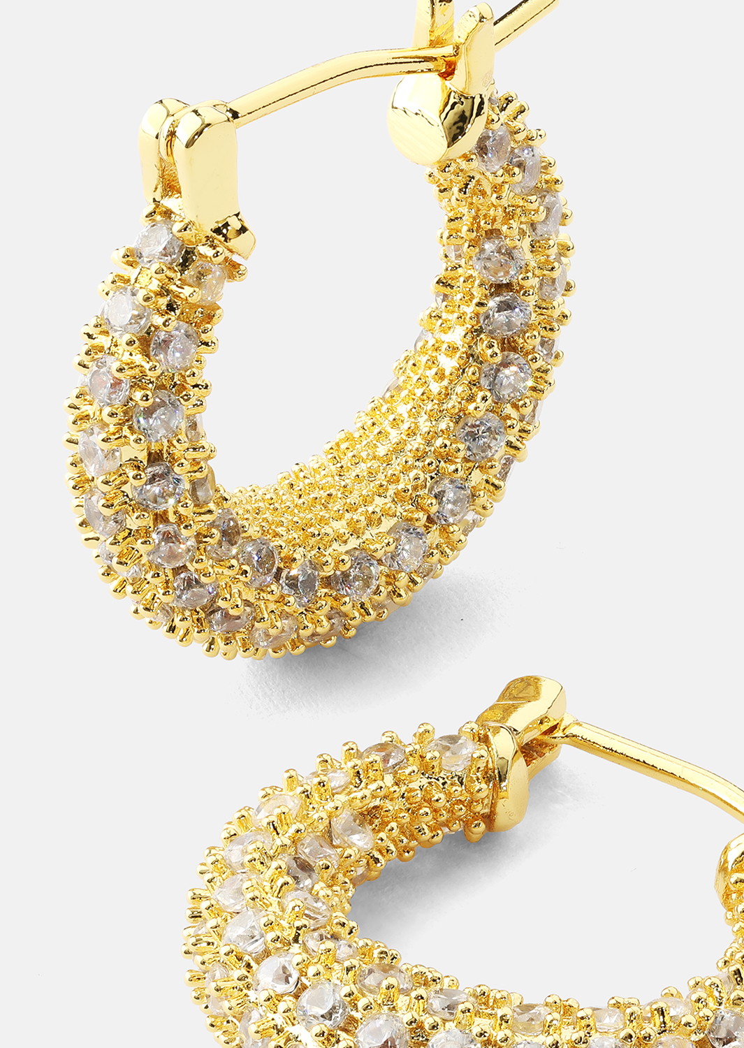 Pendiente Crystal Circle - 18k Chapado en oro