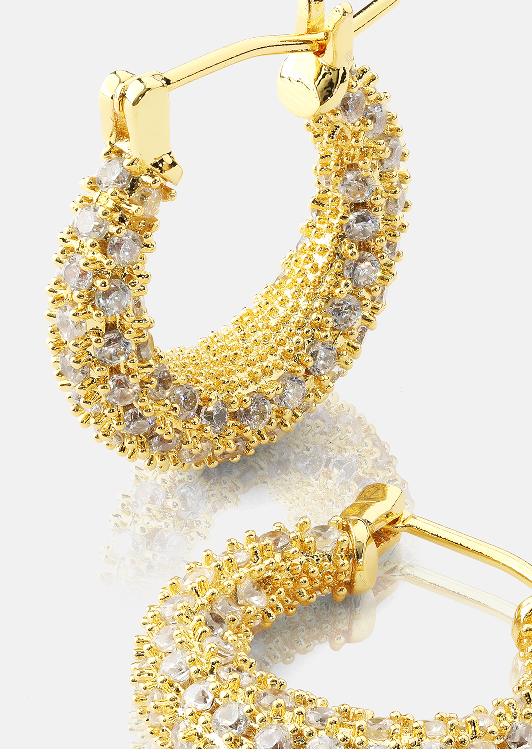Pendiente Crystal Circle - 18k Chapado en oro