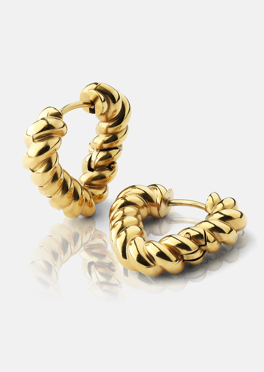 Pendientes Twisted Heart – 18k Chapados en oro
