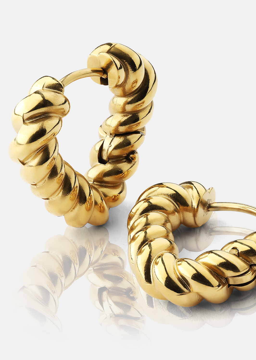 Pendientes Twisted Heart – 18k Chapados en oro