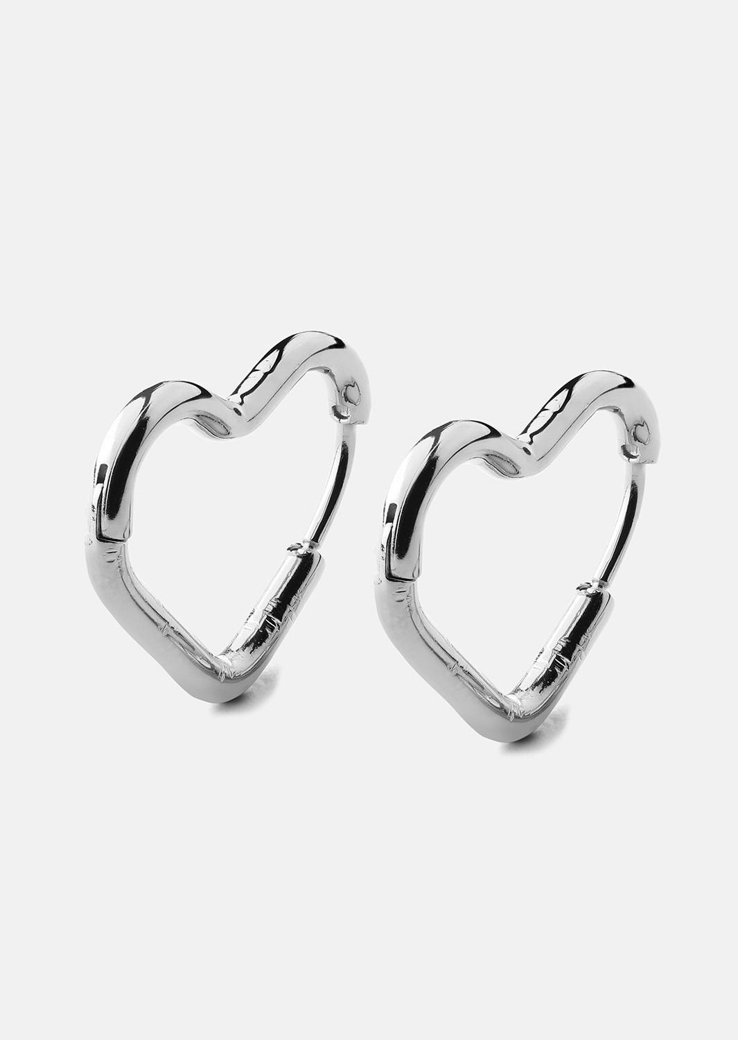 Pendiente Heart's Embrace - Chapado en plata