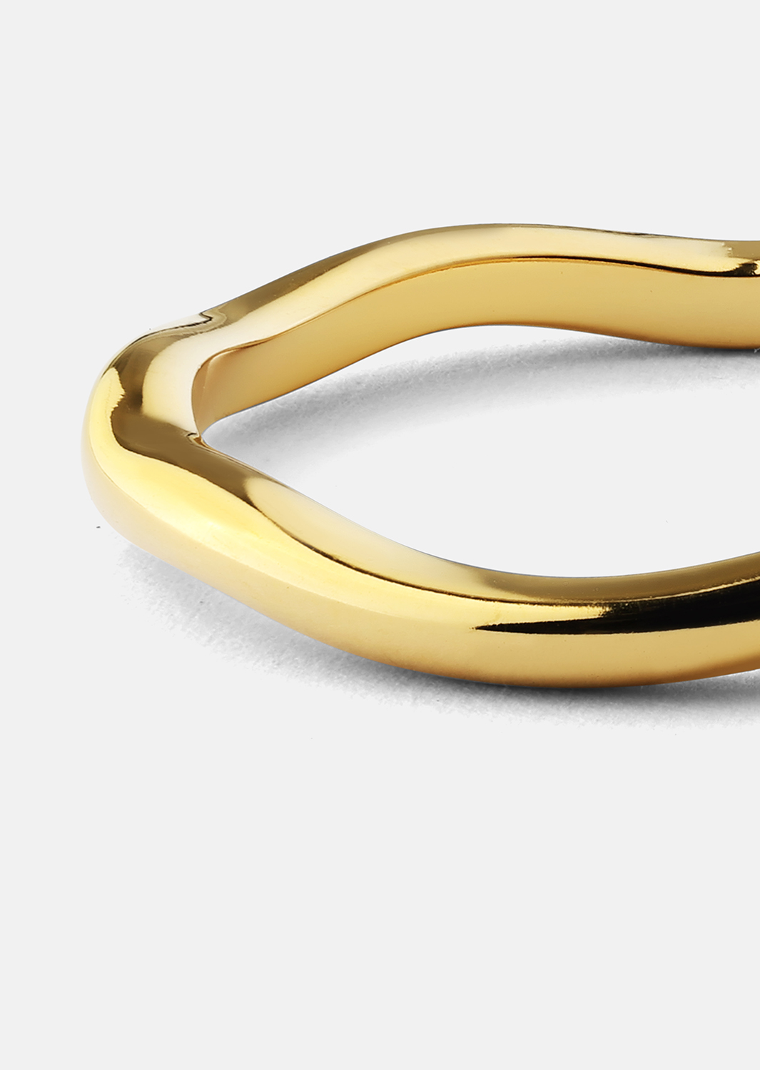 Anillo Wave Gold - Chapado en oro de 18k